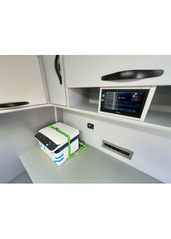 Zabudowa biurowa do busa VW Crafter wykonana według specyfikacji klienta