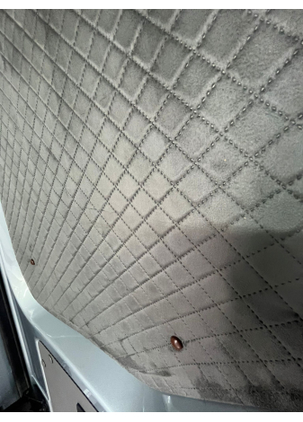 Zabudowa biurowa do busa VW Crafter wykonana według specyfikacji klienta